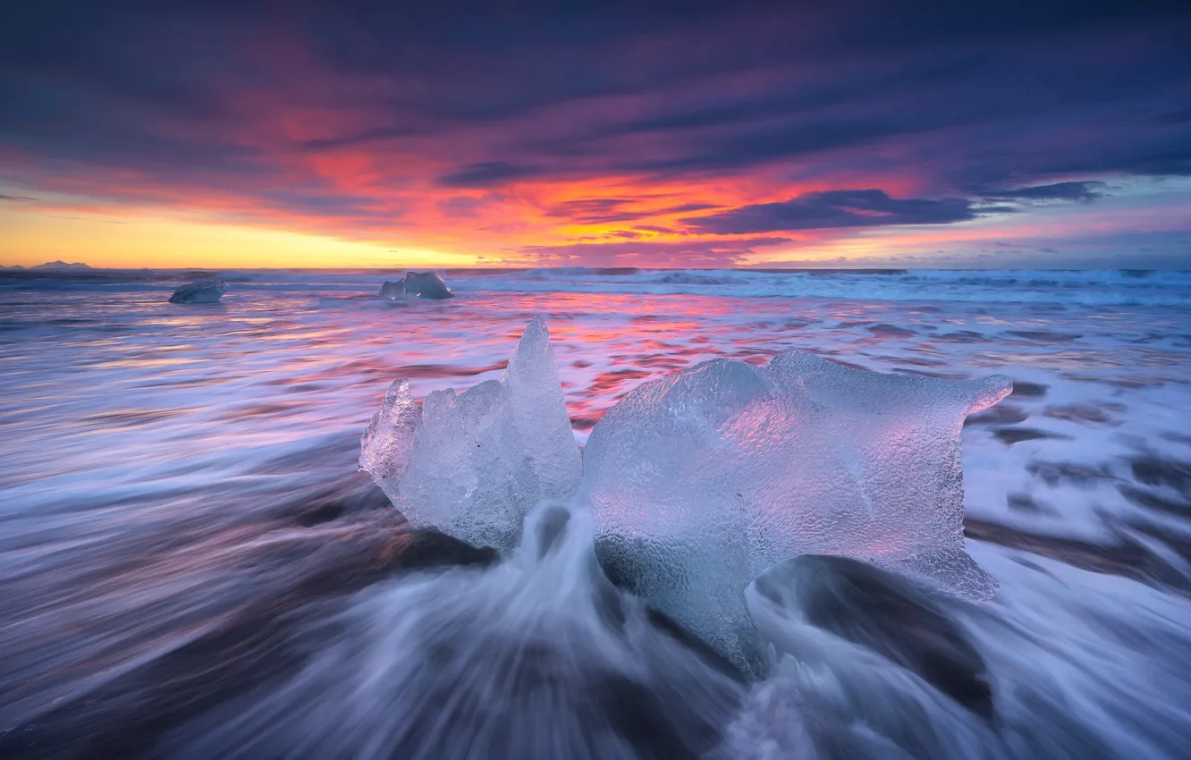 Фото обои лед, зима, море, волны, облака, закат, тучи, берег
