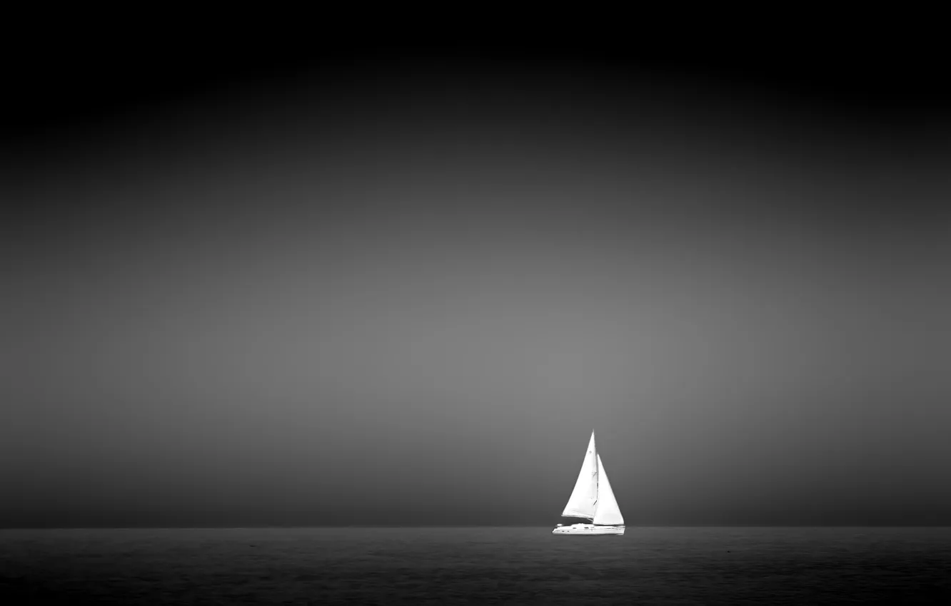 Фото обои море, небо, черно белое, парус