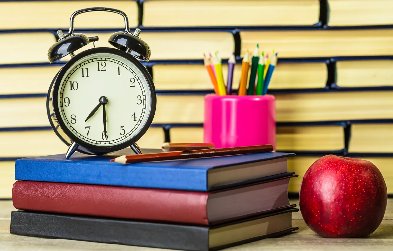 Фото обои часы, книги, яблоко, карандаши, будильник