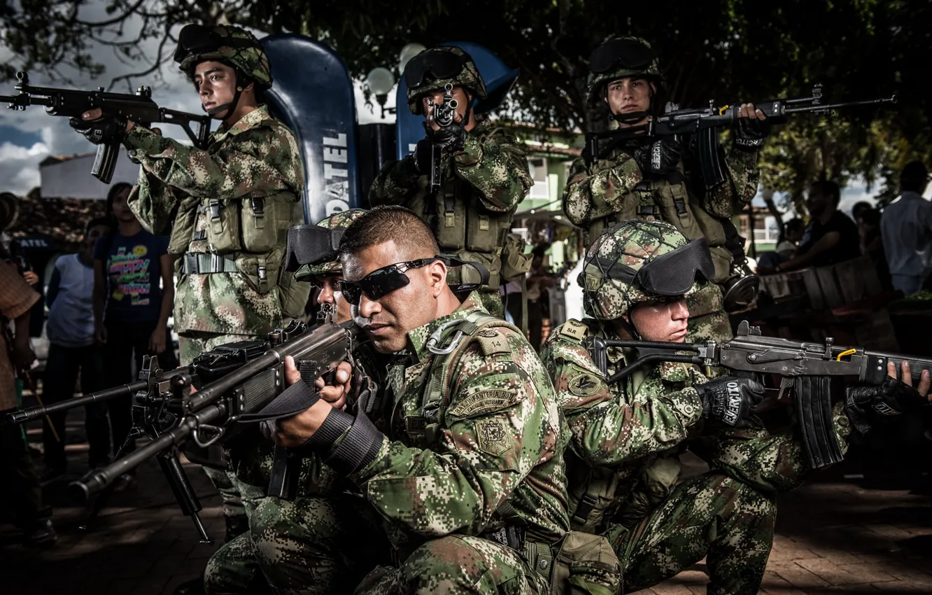 Фото обои оружие, солдаты, Medellin