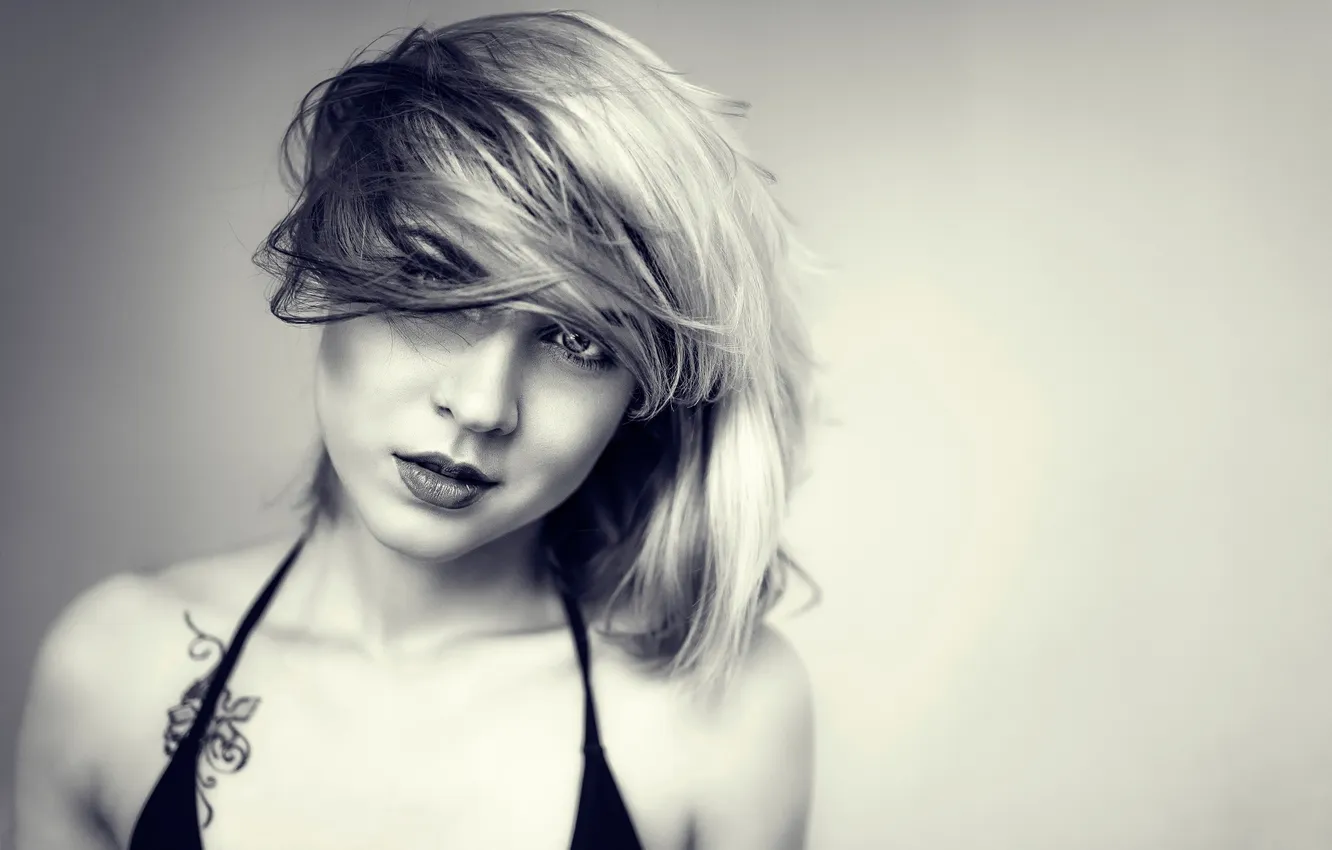 Фото обои взгляд, портрет, тату, Полина