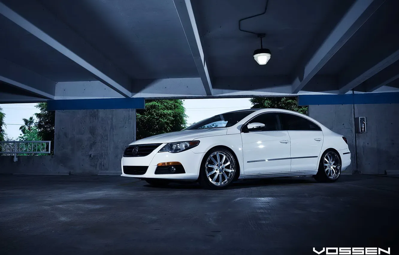 Фото обои белый, Volkswagen, стоянка, passat cc