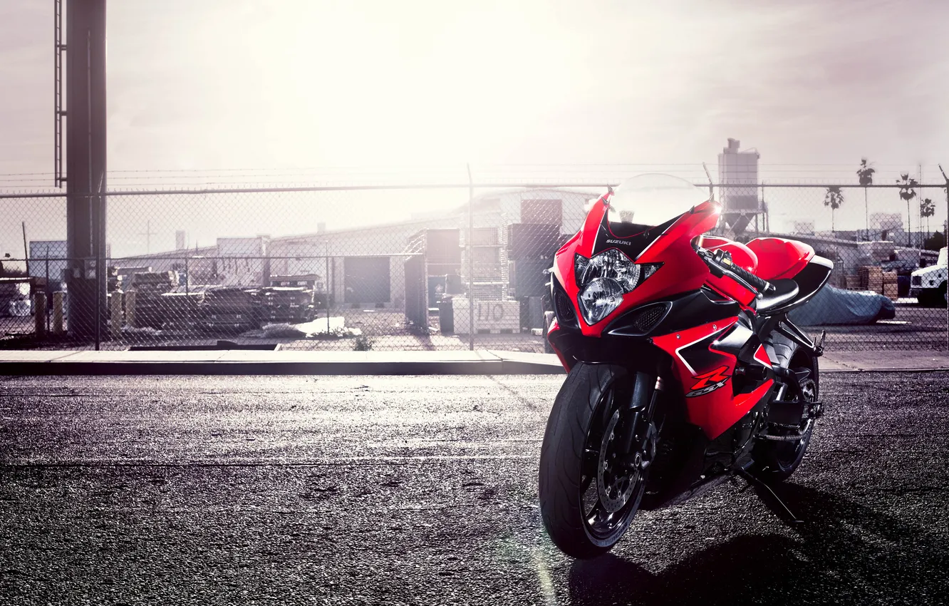 Фото обои красный, мотоцикл, red, Suzuki, блик, motorcycle, сузуки, 1000