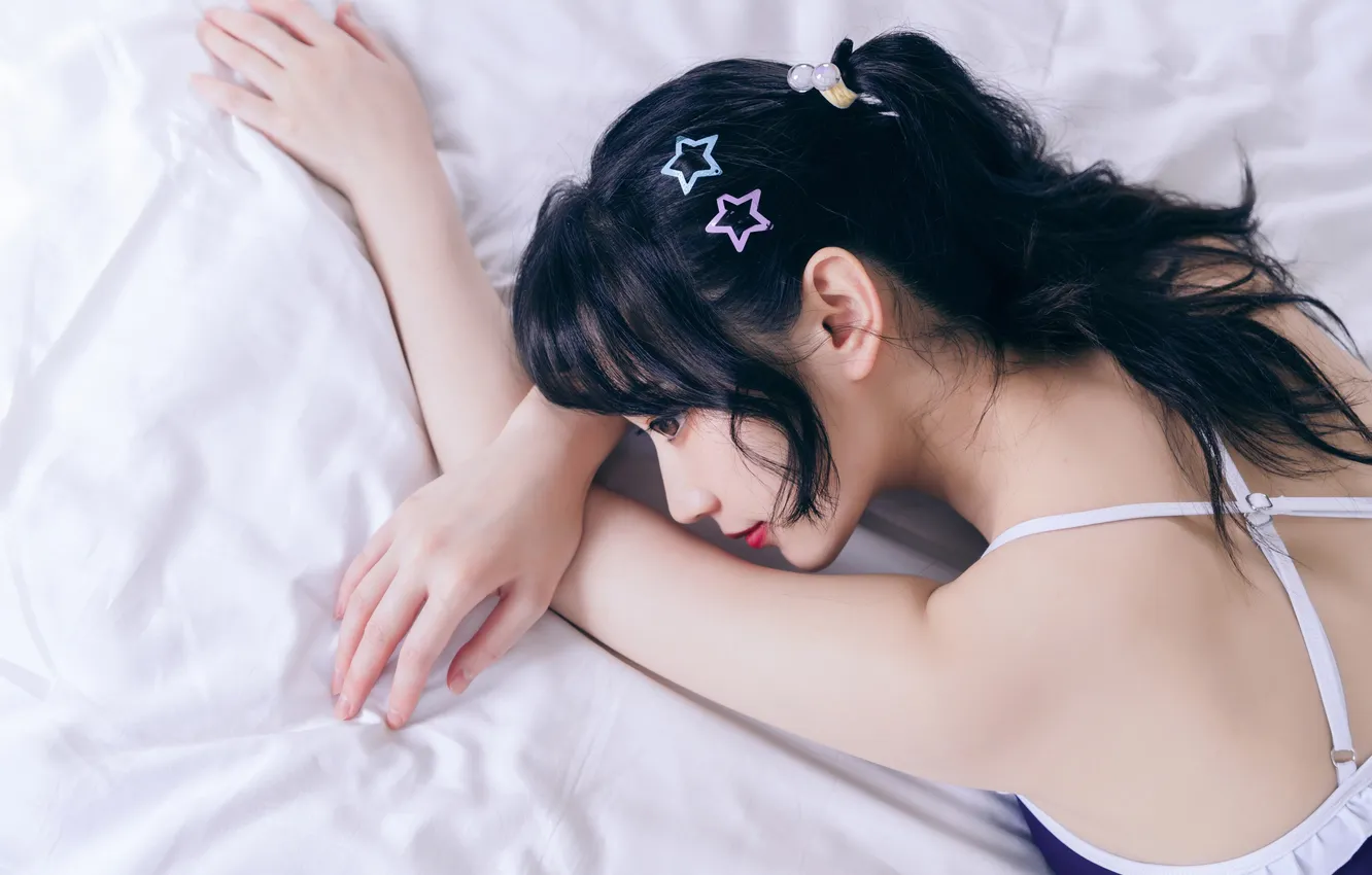 Фото обои Beautiful, Asian, Model, Bed, Woman, Lying Down, Laying, Pretty