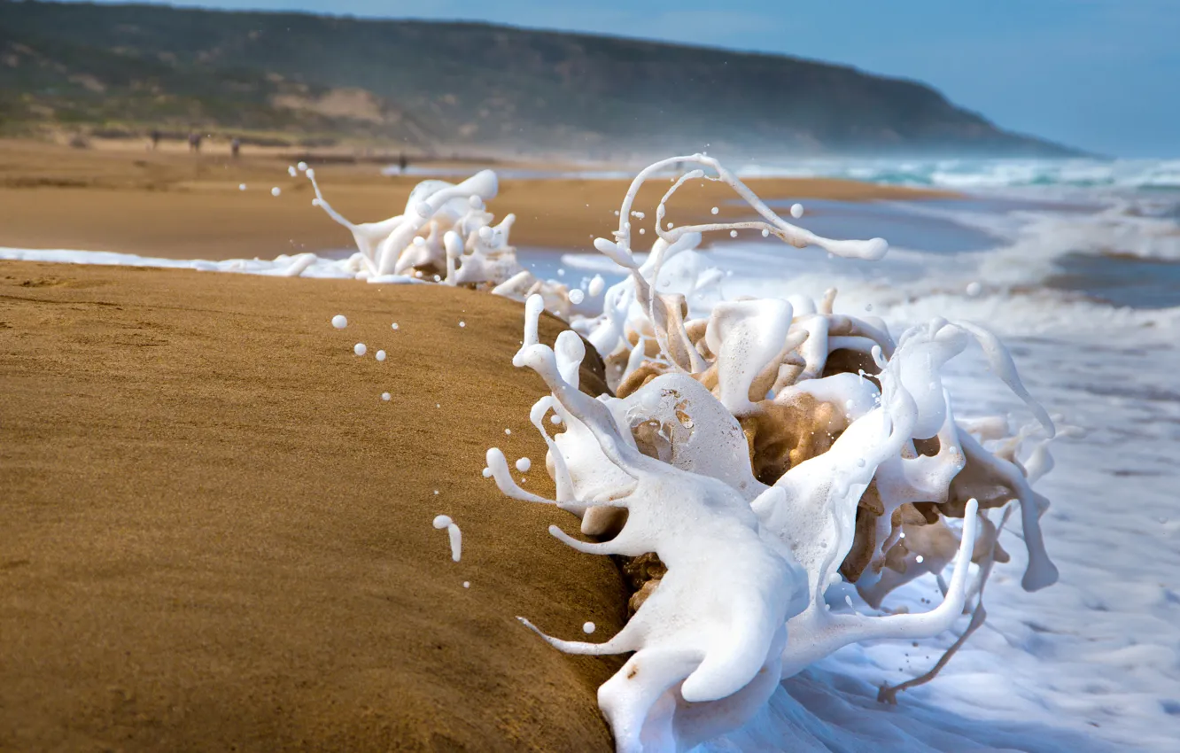 Фото обои песок, море, волны, пляж, пена, брызги, берег