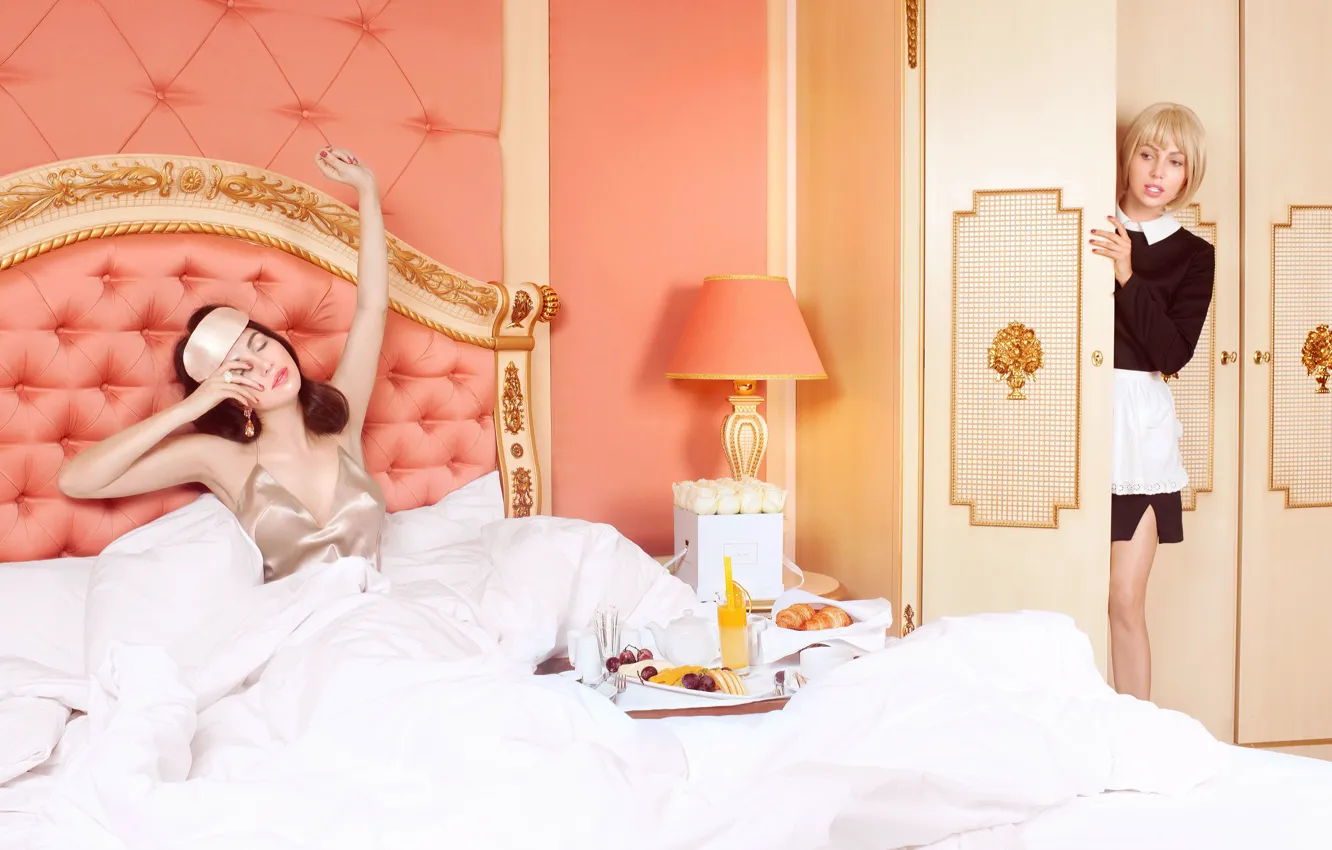Фото обои девушки, интерьер, завтрак в постель, доброе утро