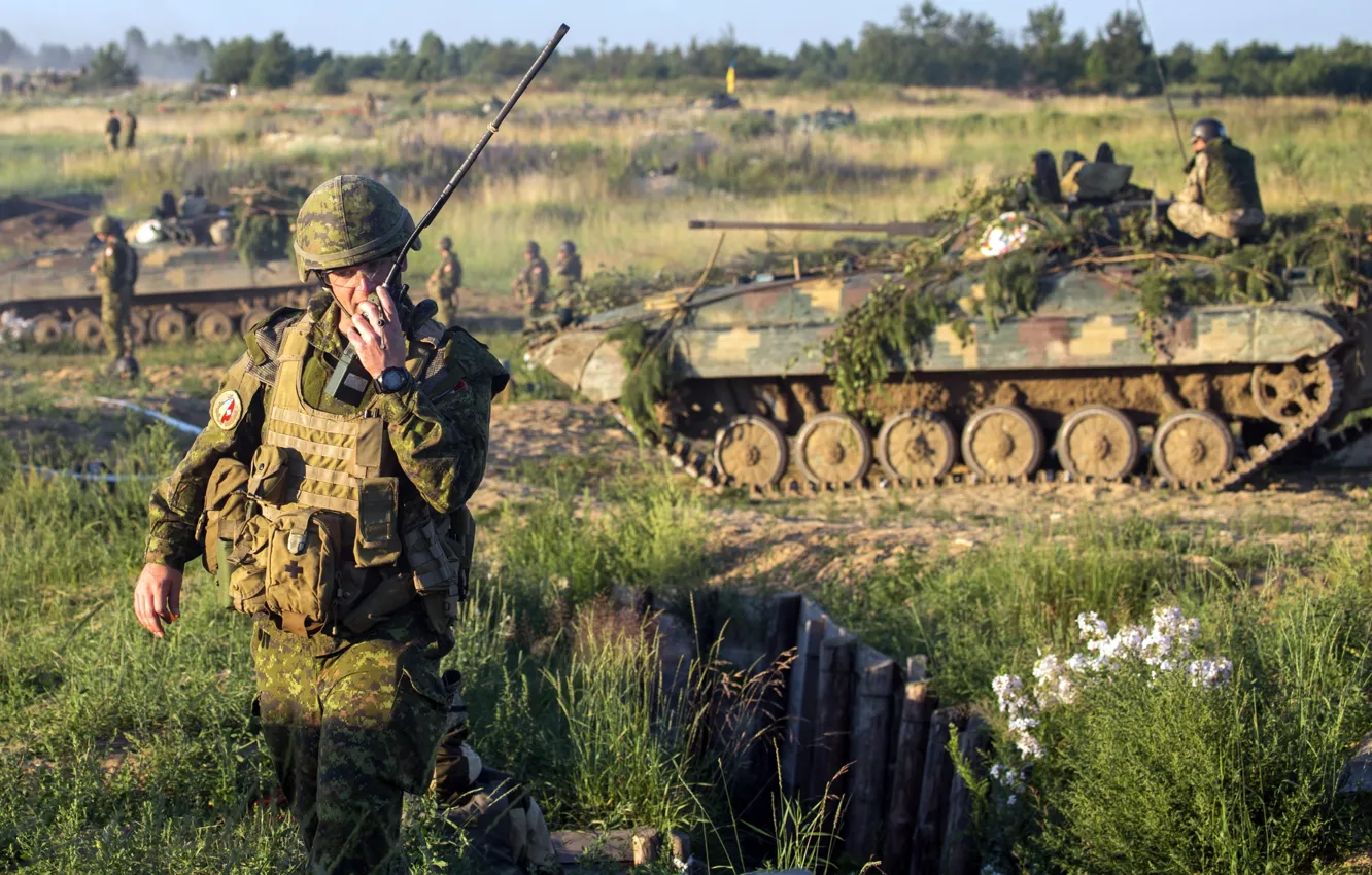 Фото обои Украина, учения, Canadian soldier, Starychi