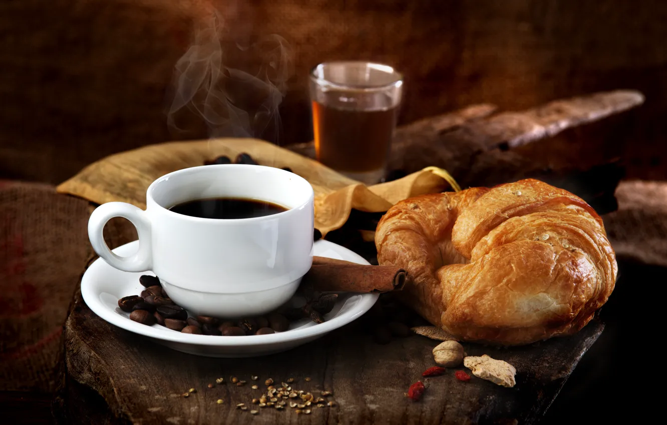 Фото обои чай, кофе, напиток, корица, кофейные зерна, круассан