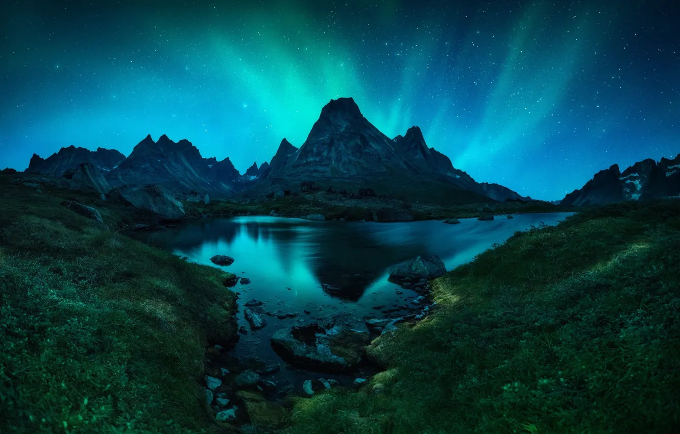 Фото обои небо, горы, озеро, река, северное сияние, фьорд