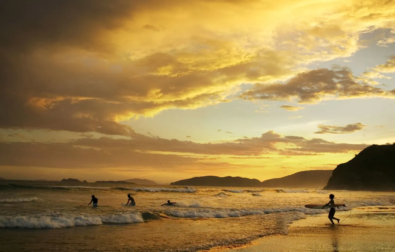 Фото обои море, волны, горы, серфинг, Бразилия, Героба Бич, Бузиос