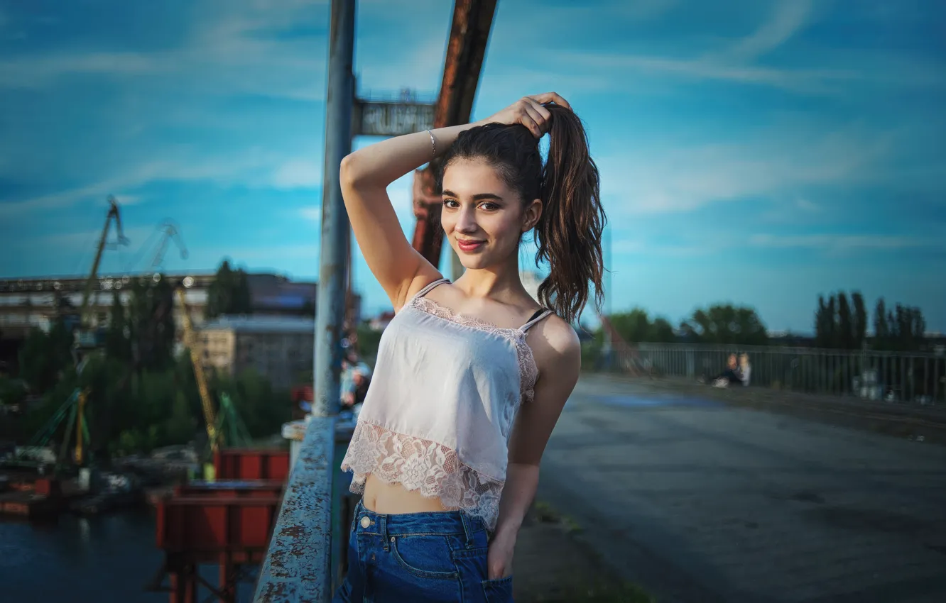 Фото обои girl, ponytail, smiling