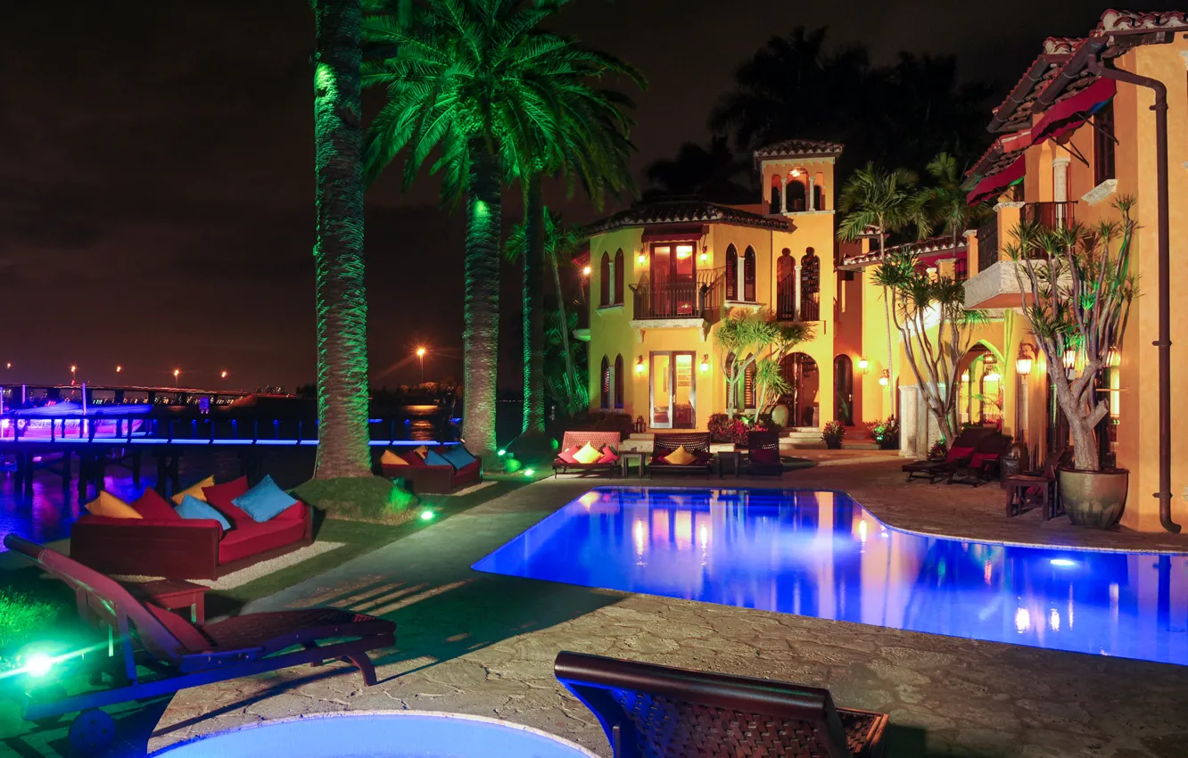Фото обои ночь, город, пальмы, вилла, бассейн, освещение, архитектура, особняк