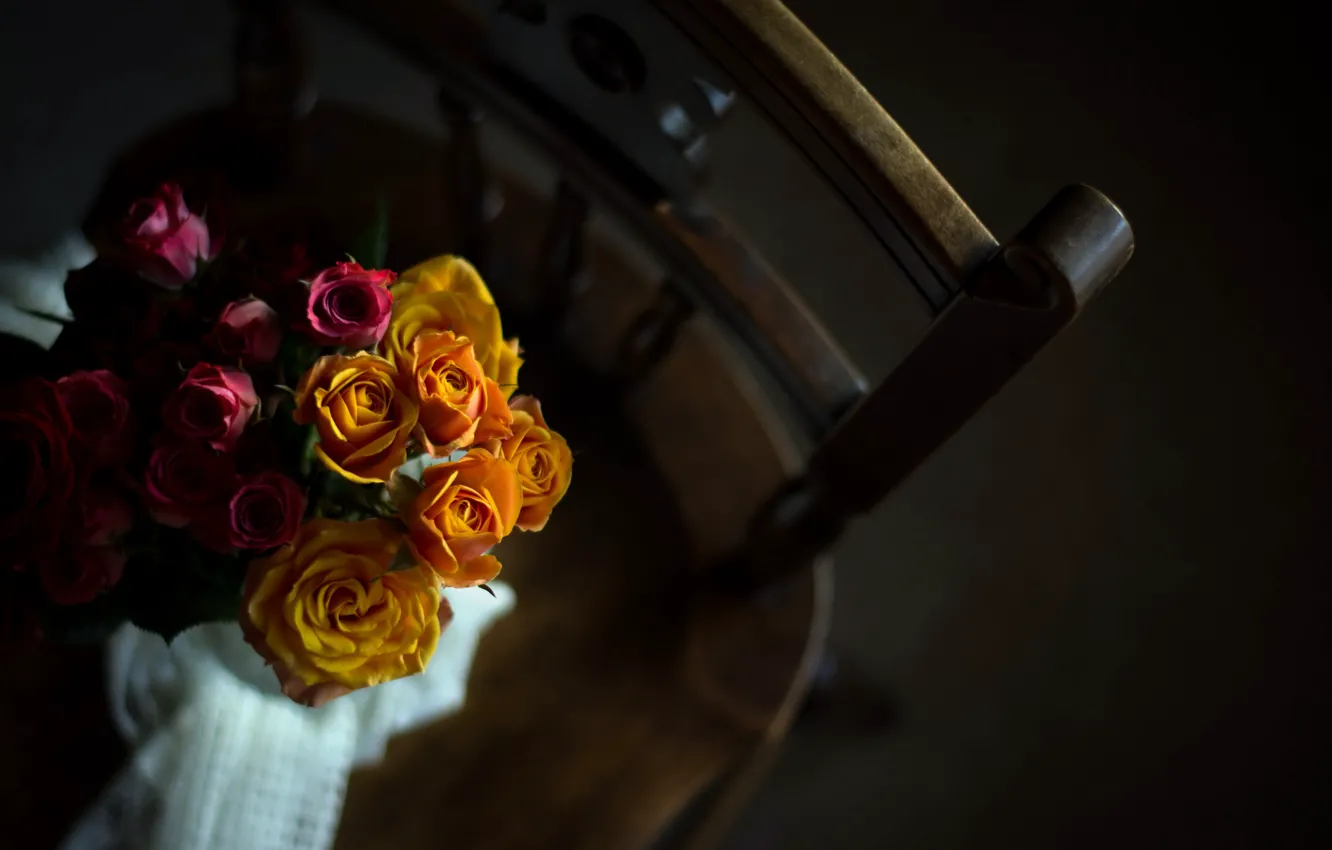 Фото обои цветы, розы, стул