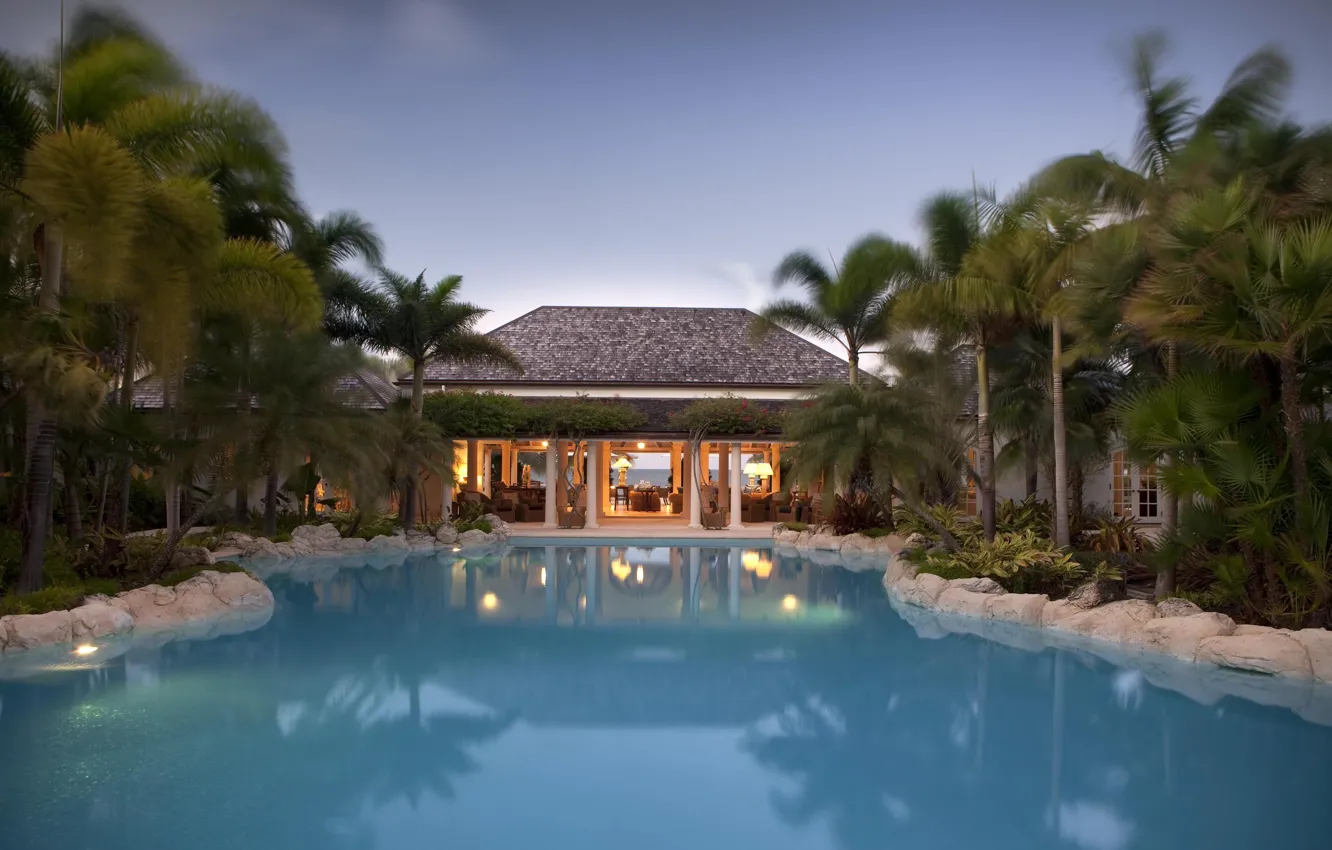 Фото обои пальмы, вилла, вечер, бассейн, освещение, курорт, у океана