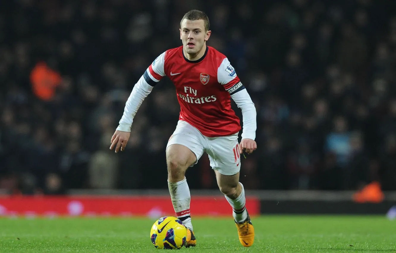 Фото обои поле, газон, футбол, мяч, капитан, arsenal, джек уилшир, jack wilshere