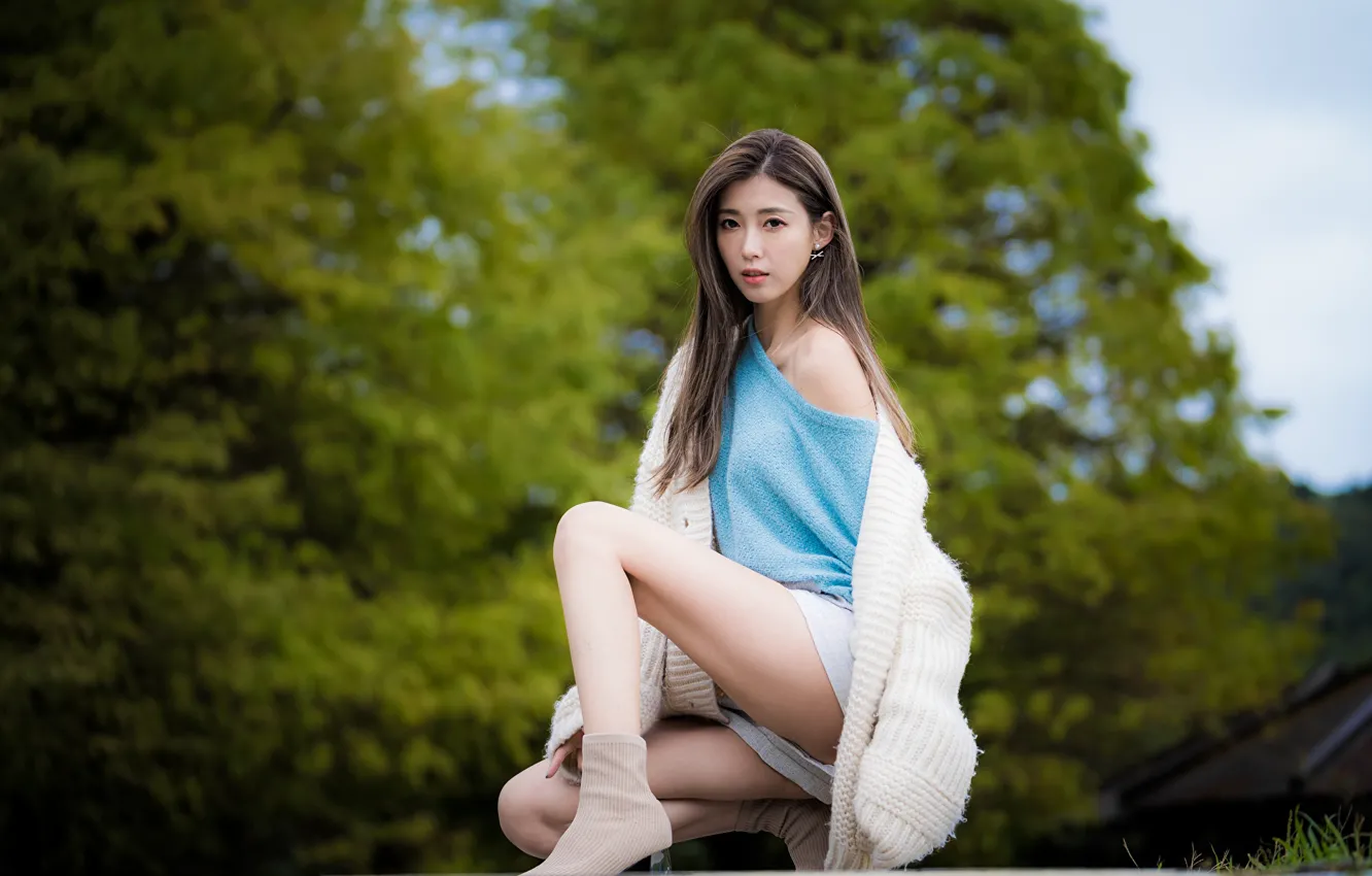 Фото обои взгляд, деревья, поза, азиатка, trees, look, asian, pose