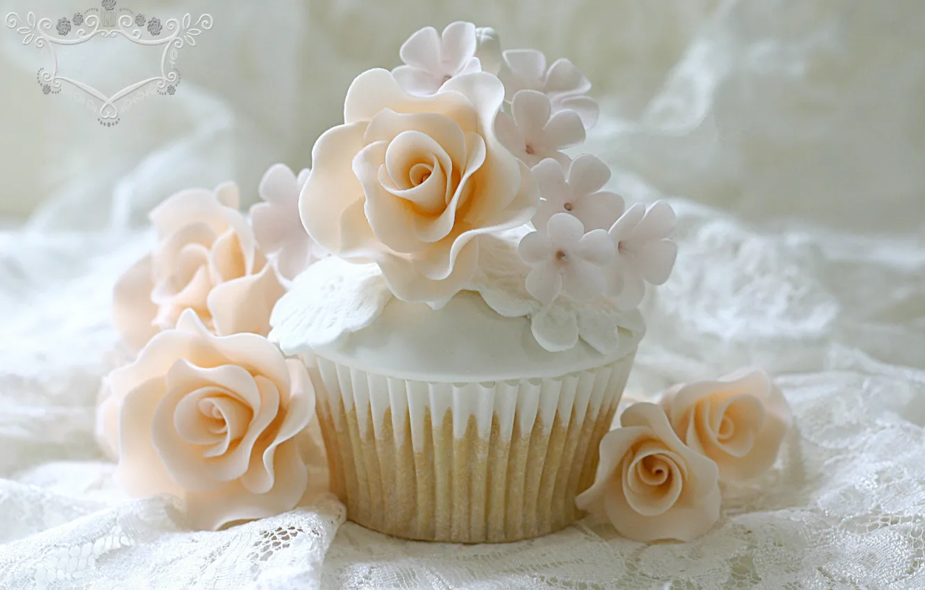 Фото обои розы, украшение, выпечка, сладкое, кекс