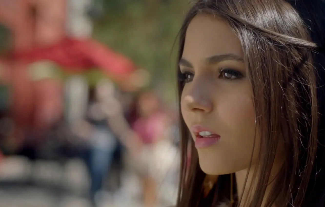 Фото обои взгляд, носик, красотка, лапочка, Victoria Justice