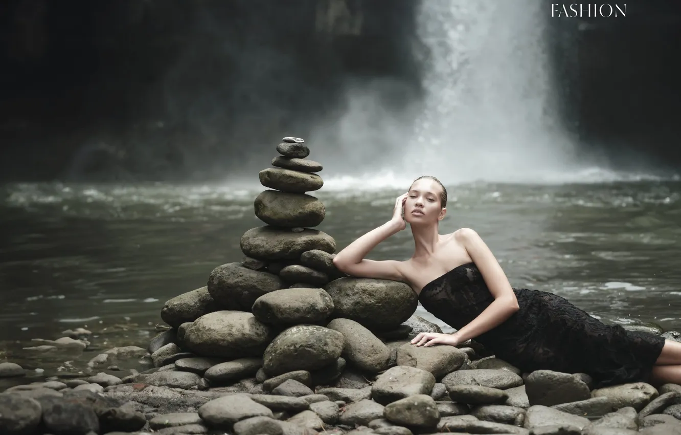 Фото обои river, woman, beautiful, model, stones, charming, Olya Dmitrievskaya