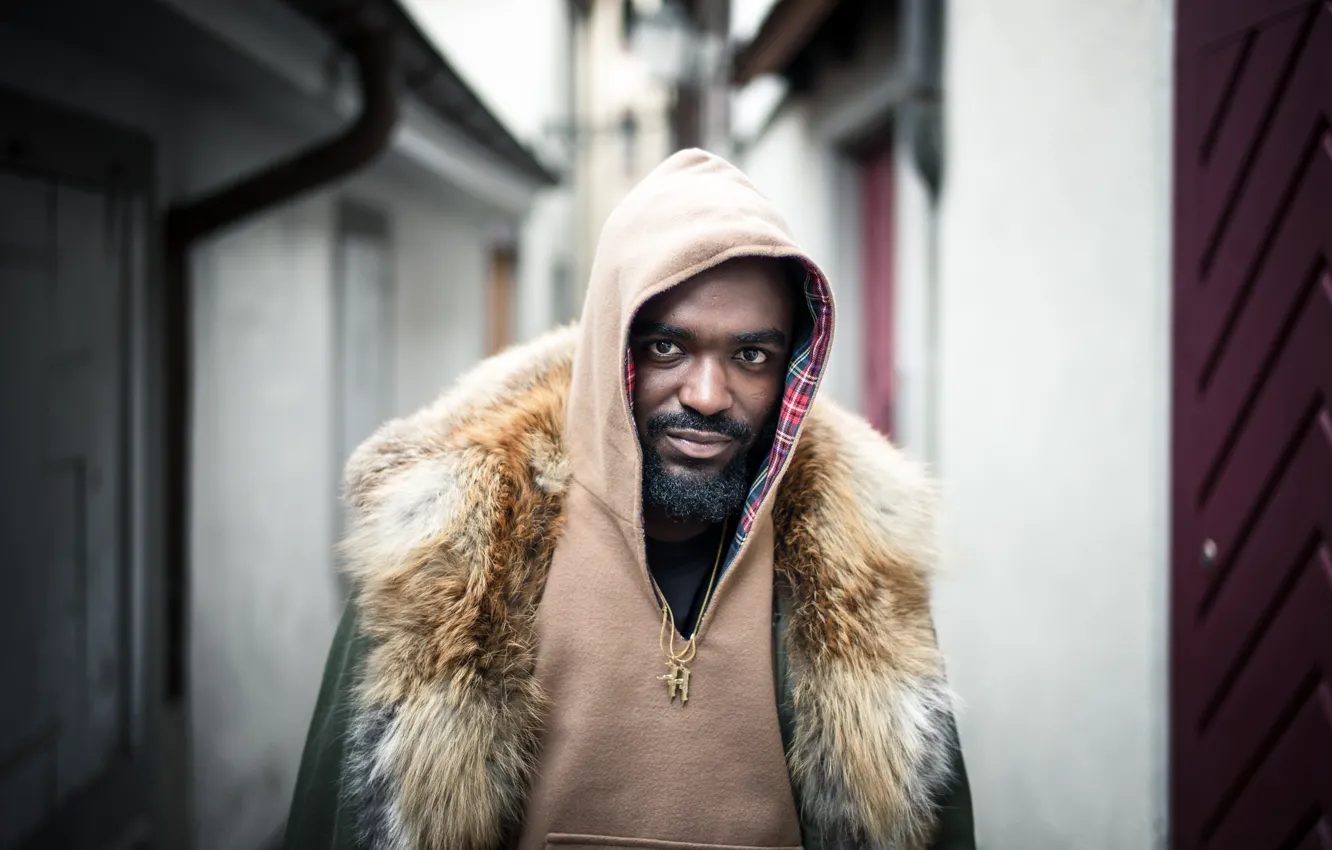 Фото обои street, people, man, necklace, hood, beard, to be continued..., direct gaze