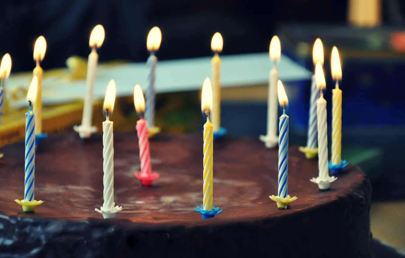 Фото обои огонь, пламя, шоколад, свечи, торт, десерт, сладкое, свечки