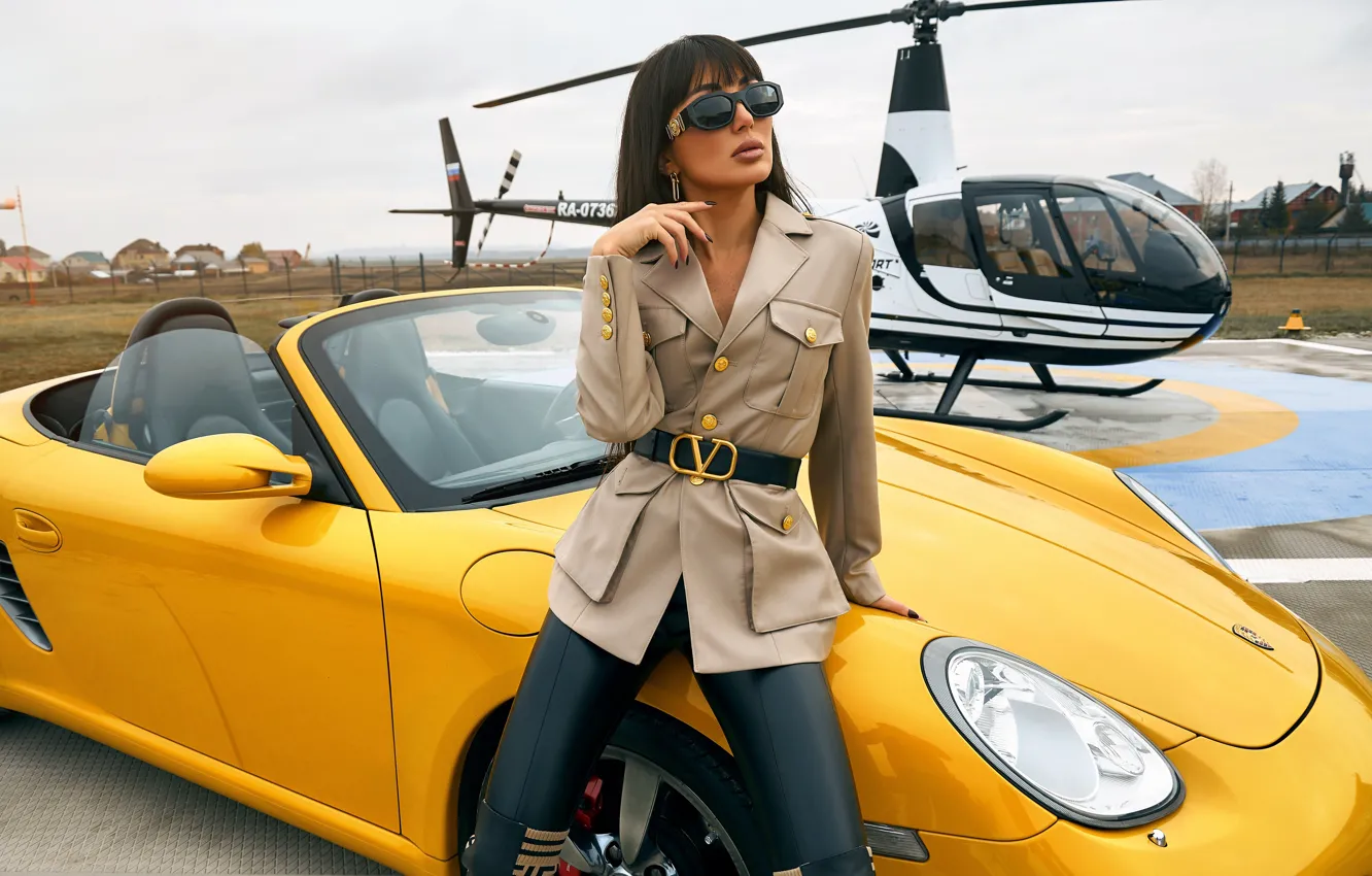 Фото обои девушка, поза, брюнетка, очки, вертолёт, автомобиль, Александр Скрипников