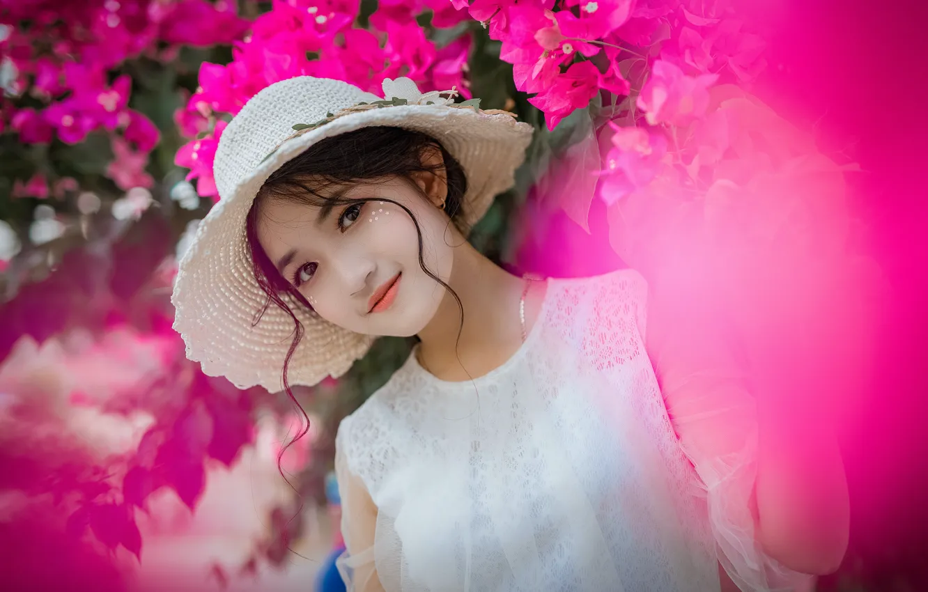 Фото обои красота, азиатка, белое платье, brown eyes, розовые цветы, beauty, карие глаза, очарование