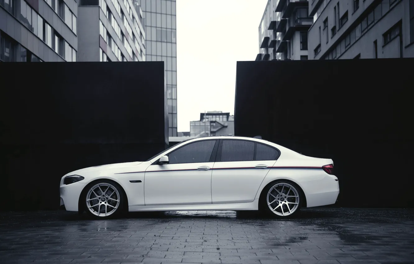 Фото обои BMW, Белая, БМВ, Диски, F10, Сбоку, Пасмурно, Deep Concave