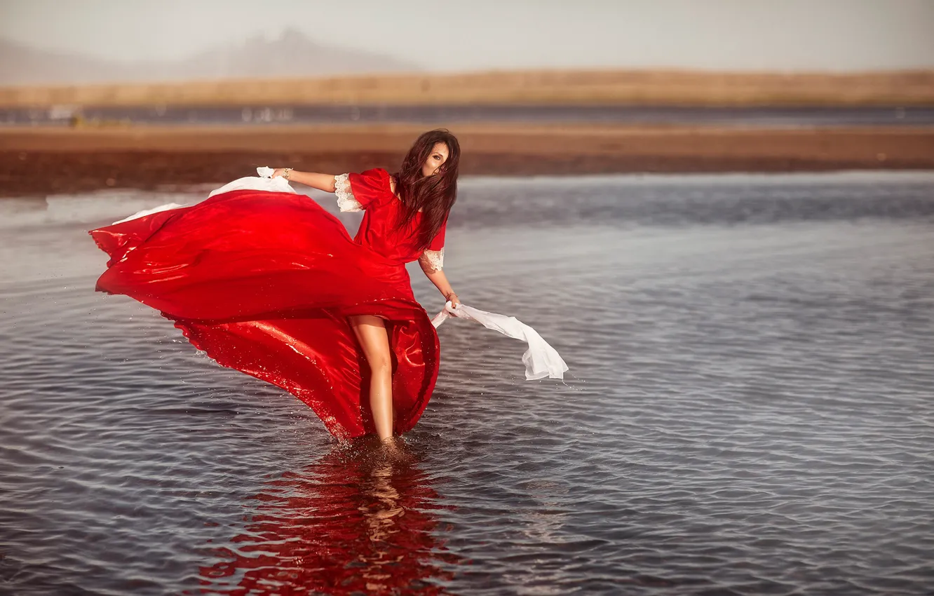 Фото обои вода, девушка, настроение, красное платье, Алена Яковлева