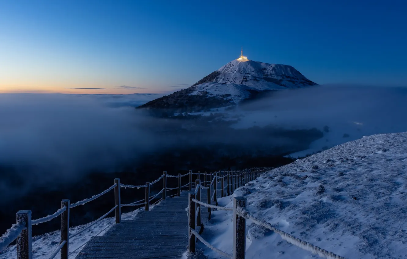 Фото обои winter, mountains, paysage, heure bleue, Puy de Pariou