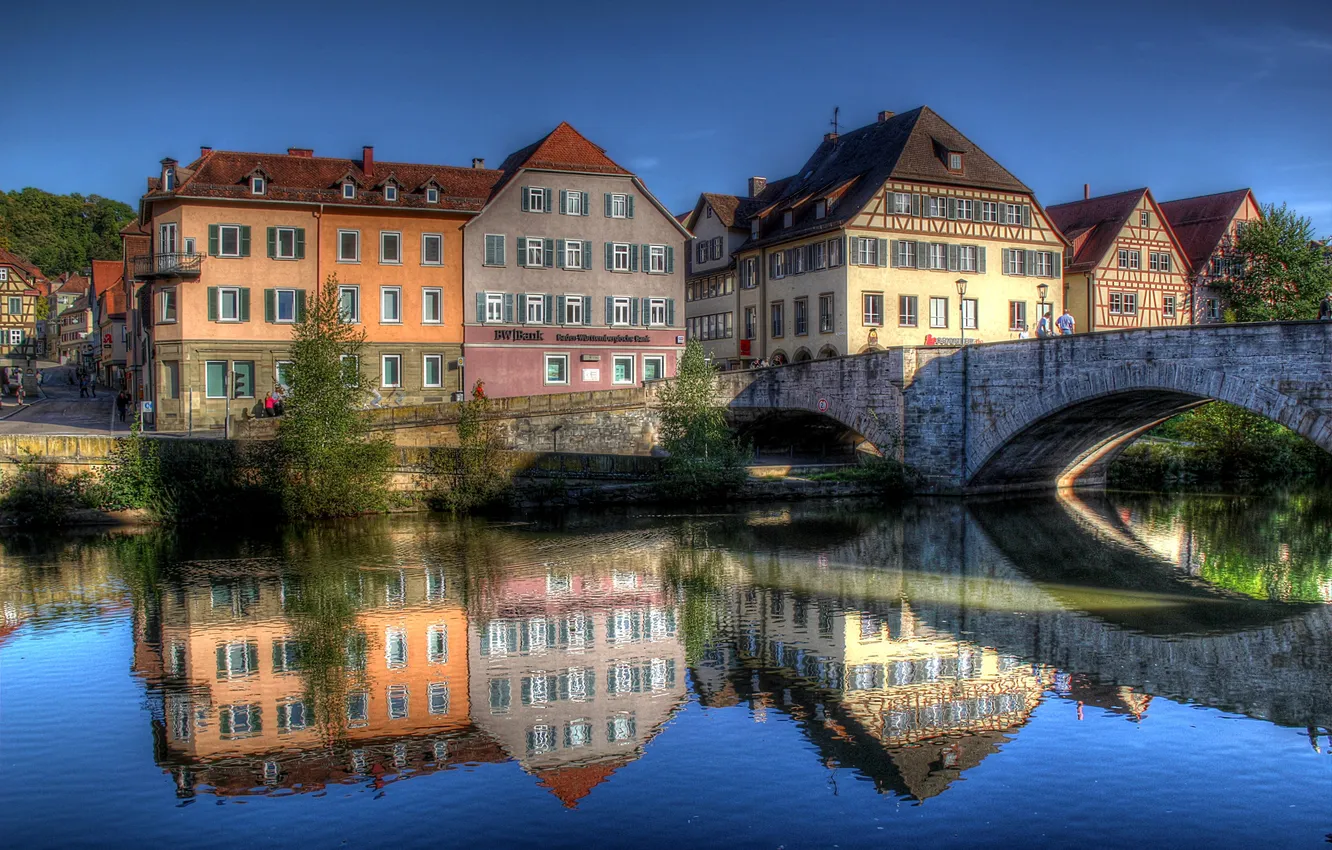 Фото обои небо, мост, отражение, река, дома, Германия, Швебиш-Халль