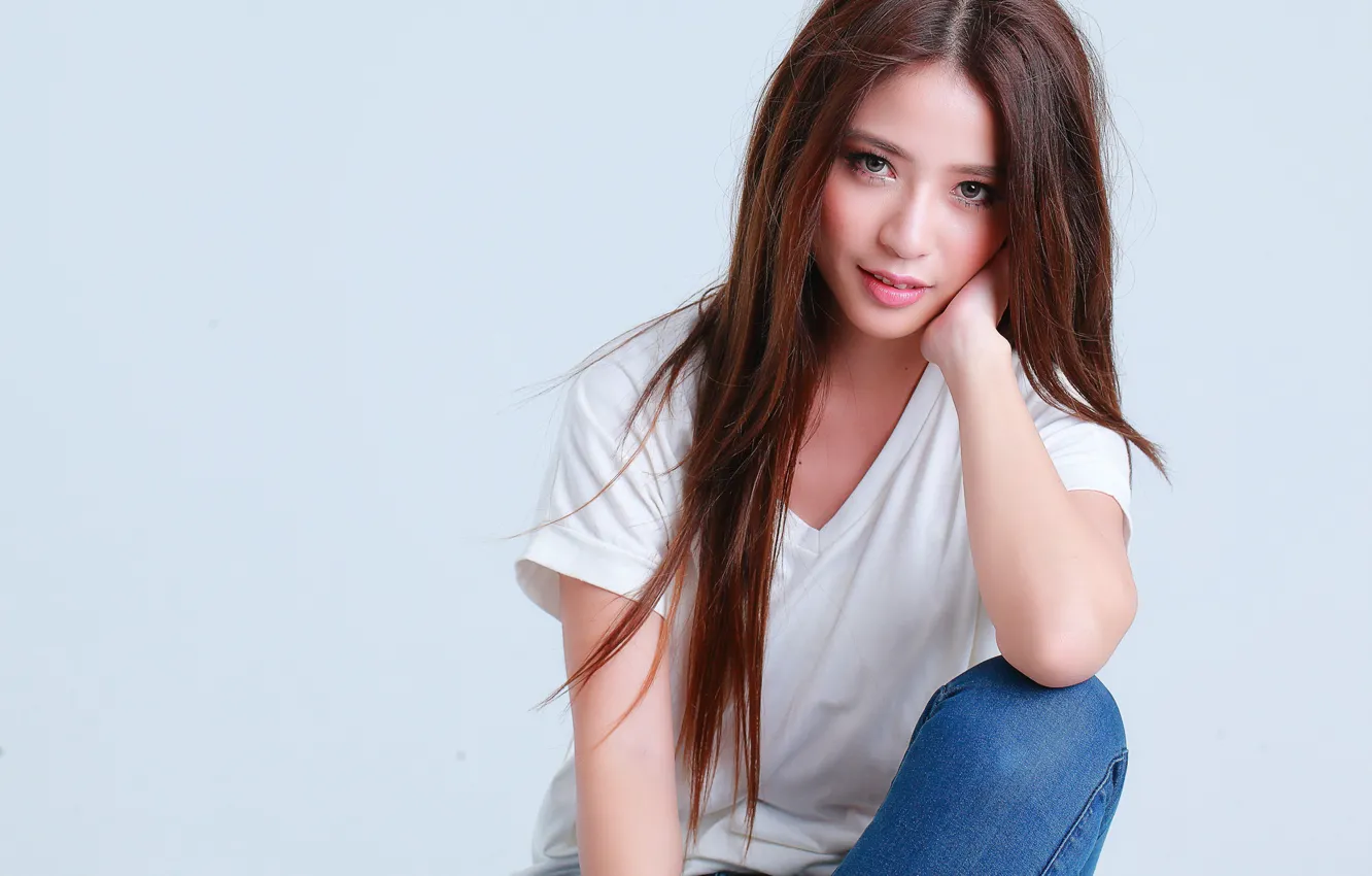 Фото обои взгляд, девушка, фон, волосы, красотка