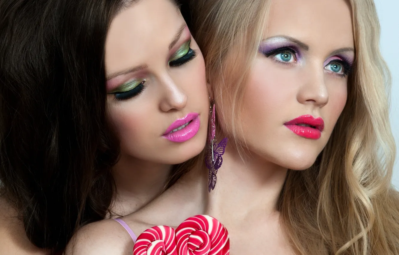 Фото обои women, brunette, blonde, makeup