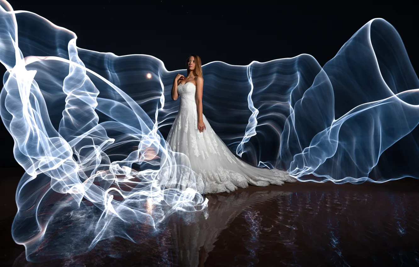 Фото обои вода, девушка, свет, линии, стиль, отражение, белое, платье