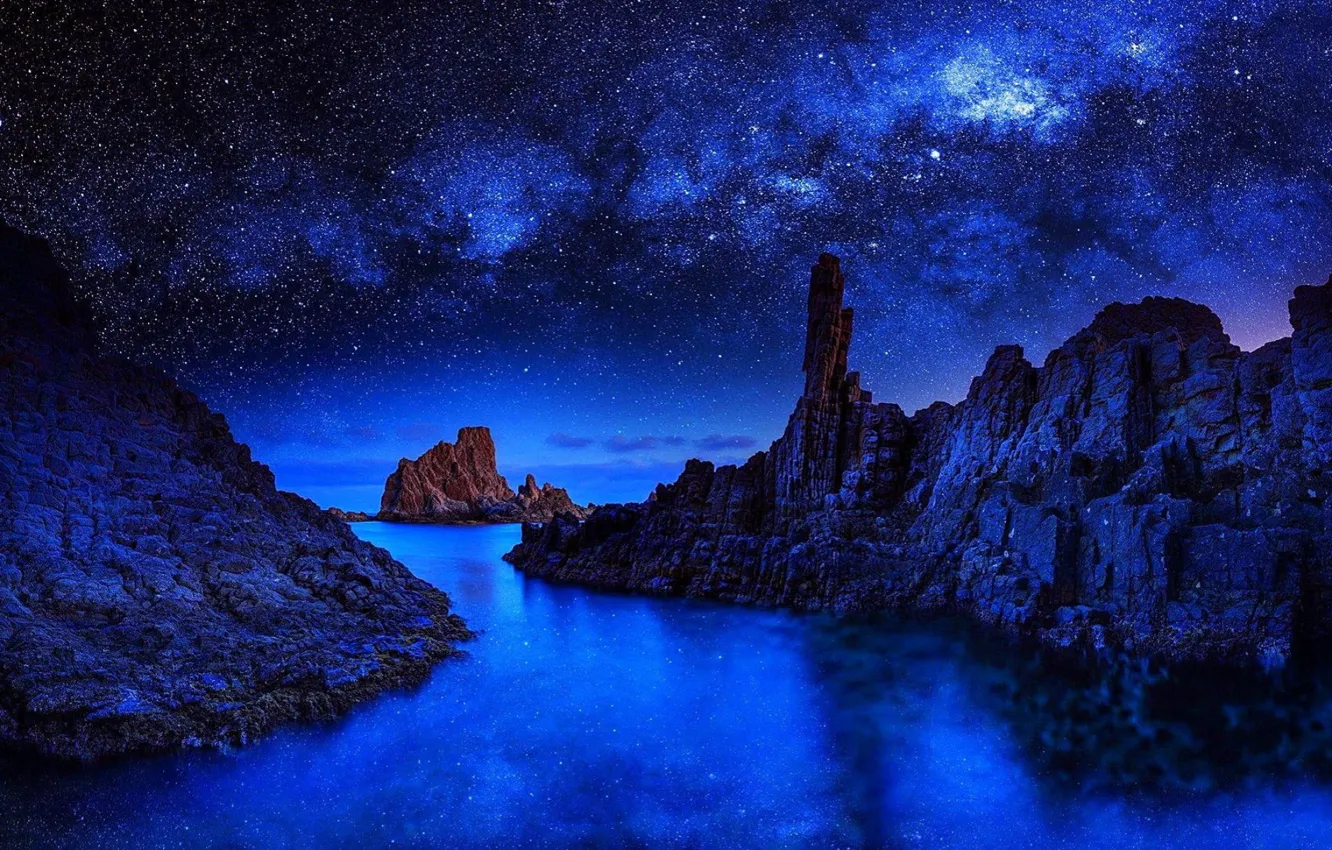 Фото обои звезды, ночь, река, скалы, красота