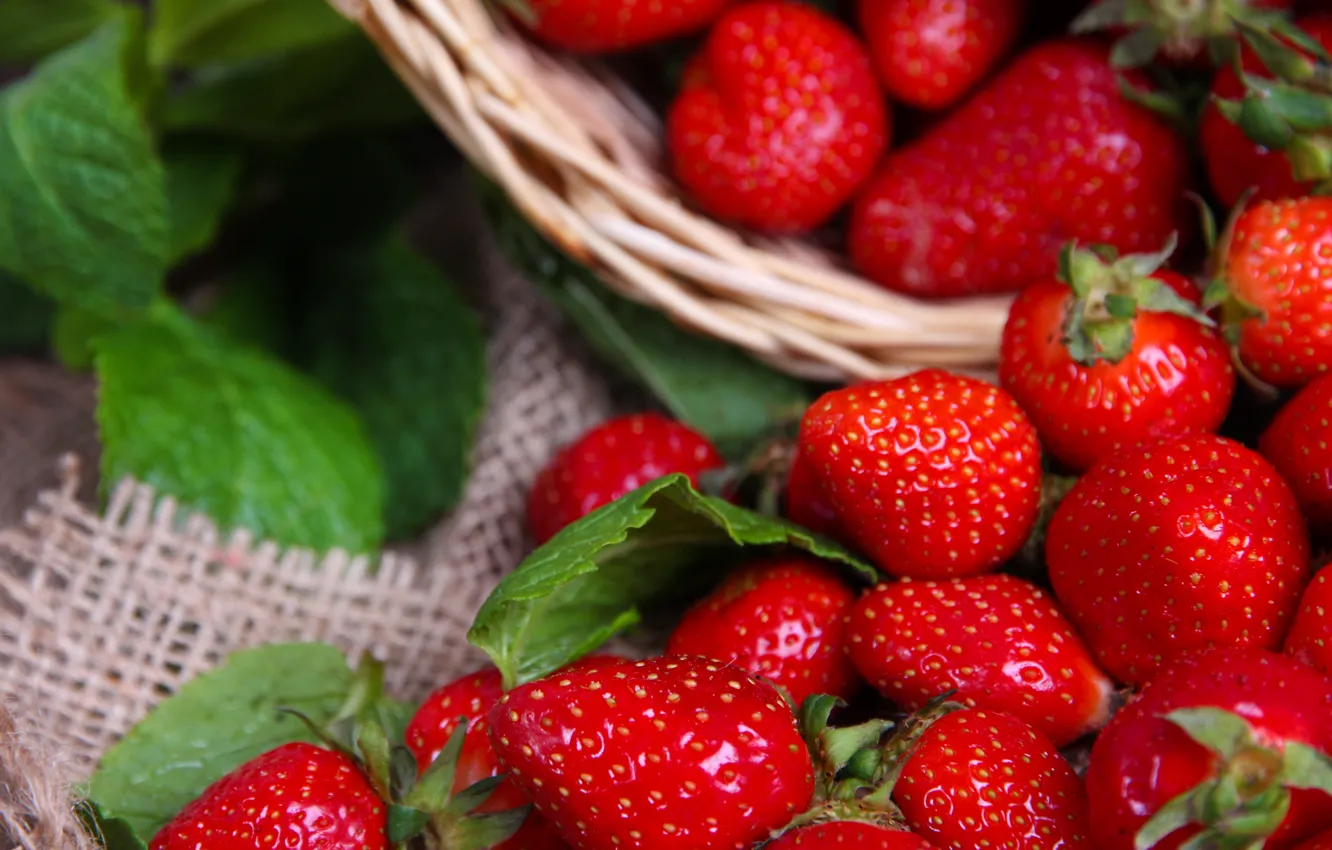 Фото обои ягоды, корзина, клубника, strawberry, fresh berries