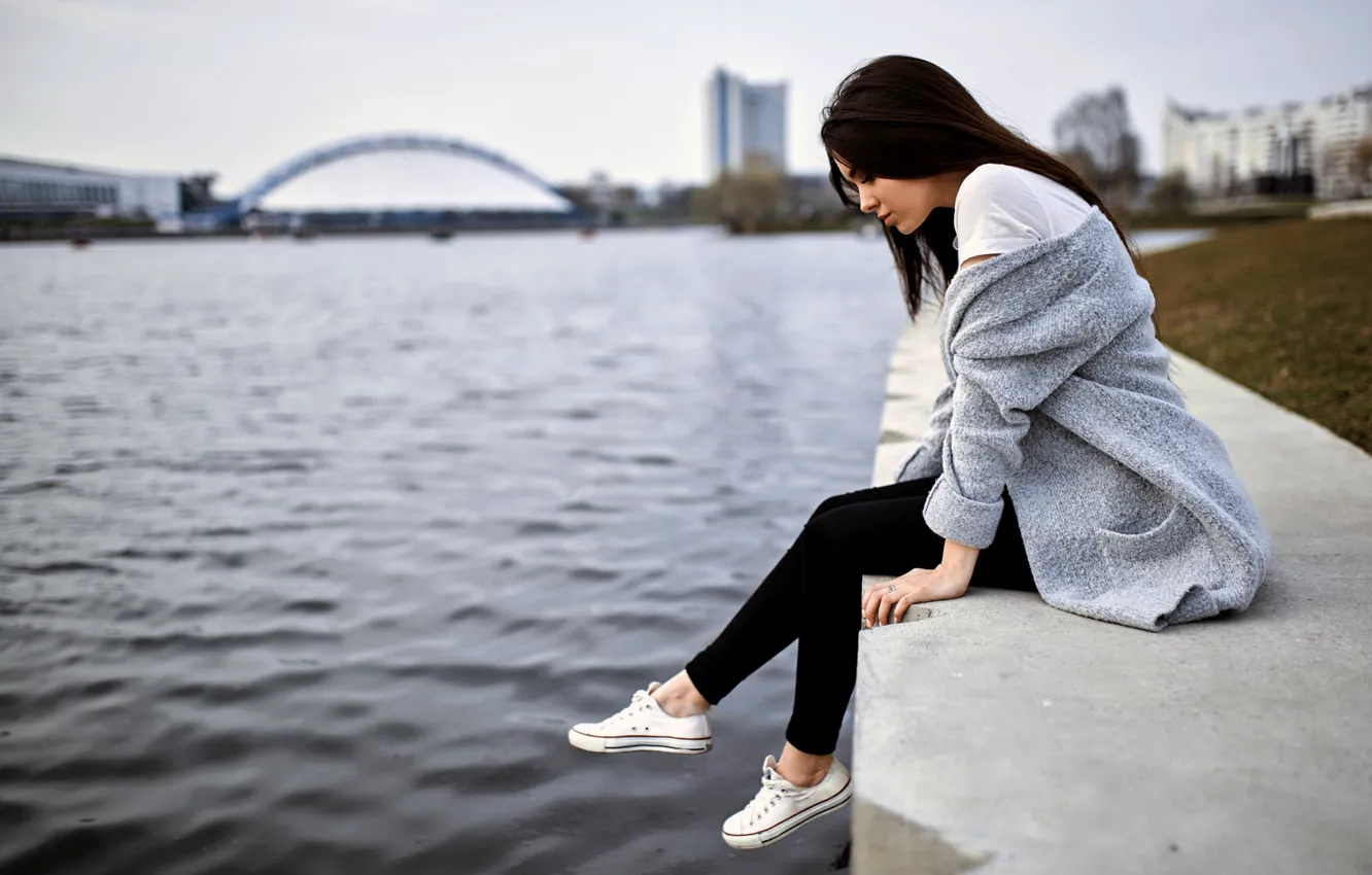 Фото обои girl, river, long hair, photo, photographer, model, mood, loneliness