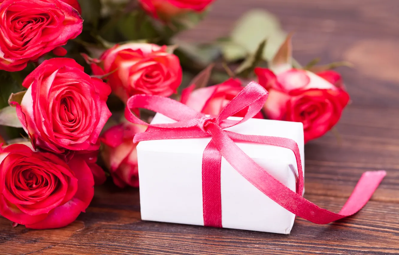 Фото обои подарок, розы, букет, Праздник, День Святого Валентина