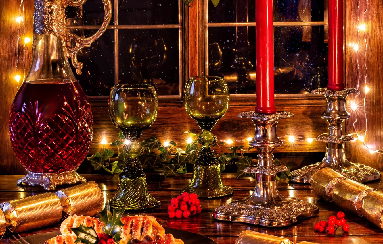 Фото обои ягоды, вино, свечи, бокалы, окно, Рождество, пирожное, выпечка