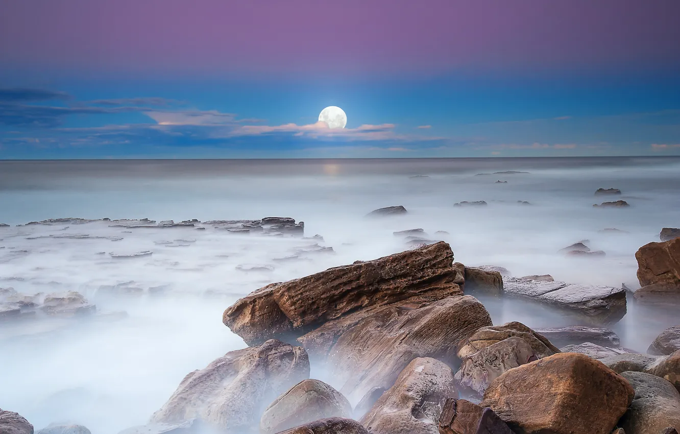 Фото обои небо, ночь, туман, камни, луна, вечер, выдержка