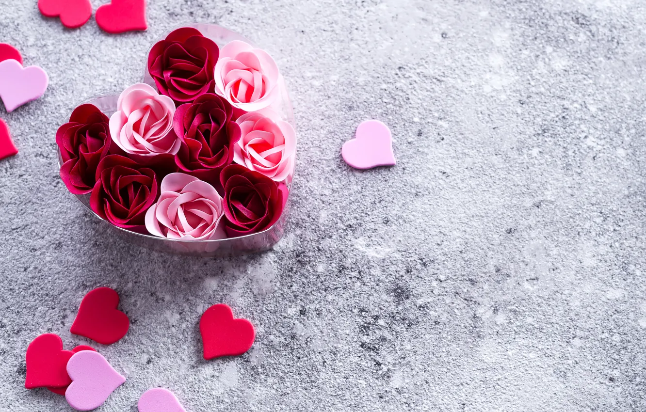 Фото обои коробка, розы, сердечки, красные, розовые, бутоны