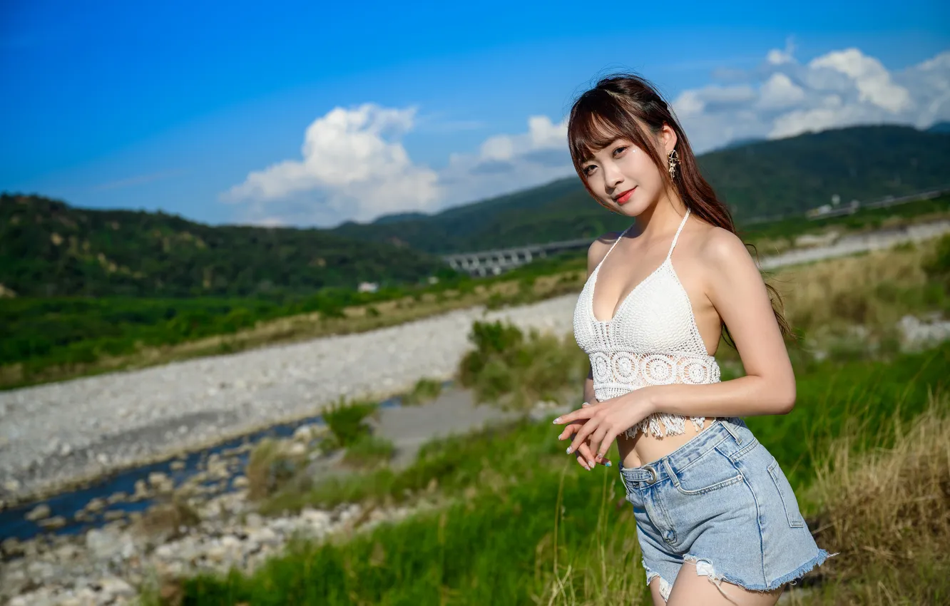 Фото обои девушка, шорты, майка, азиатка