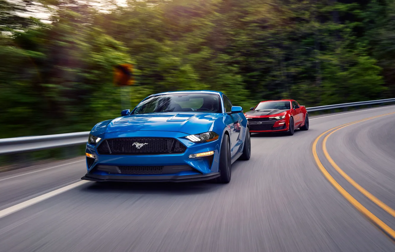 Фото обои скорость, Ford, Chevrolet, Camaro SS, Mustang GT, 2019, Performance Pack