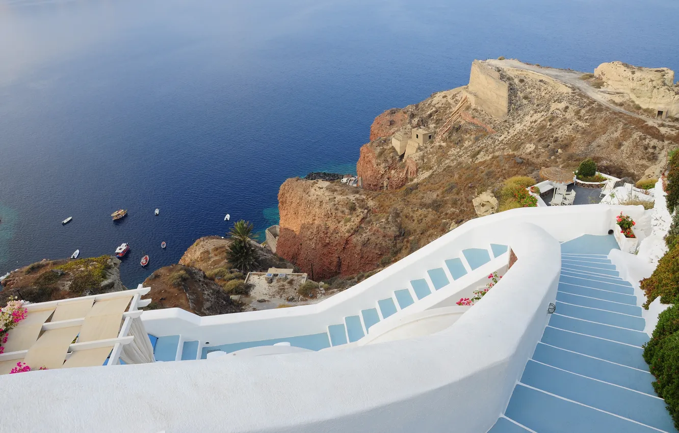 Фото обои море, обрыв, скалы, красота, лодки, лестница, курорт