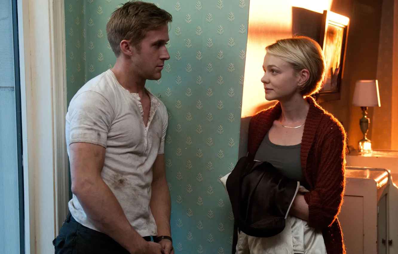 Фото обои взгляд, комната, драма, Driver, криминал, Drive, Драйв, Ryan Gosling