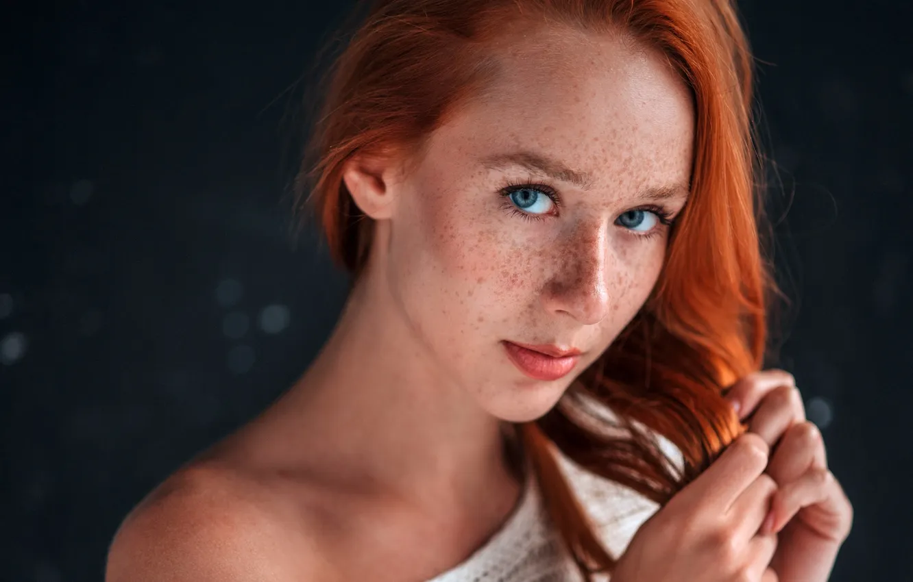 Фото обои girl, photo, blue eyes, model, redhead, portrait, sweater, depth of field