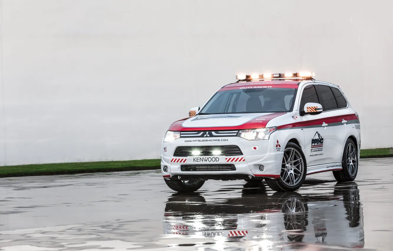 Фото обои Mitsubishi, мицубиси, кроссовер, Safety Car, Outlander, аутлендер