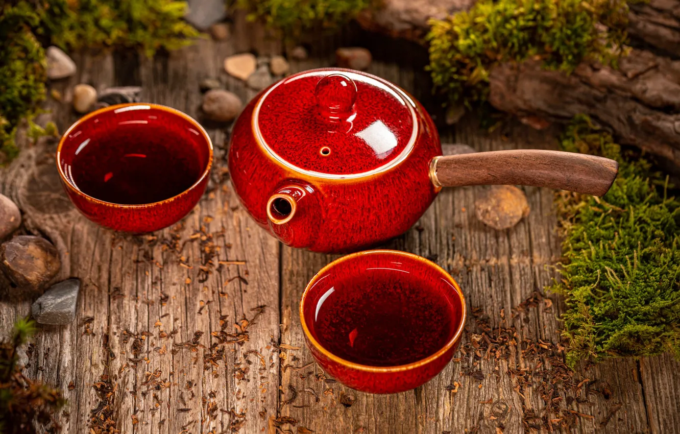 Фото обои красный, чай, доски, мох, чайник, чаепитие, чашки, бревно