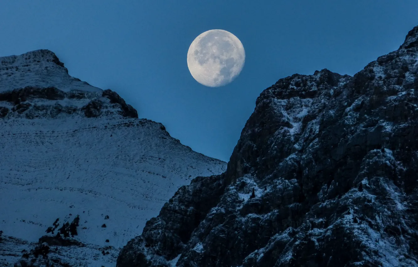Фото обои зима, небо, снег, горы, природа, скалы, луна, Канада