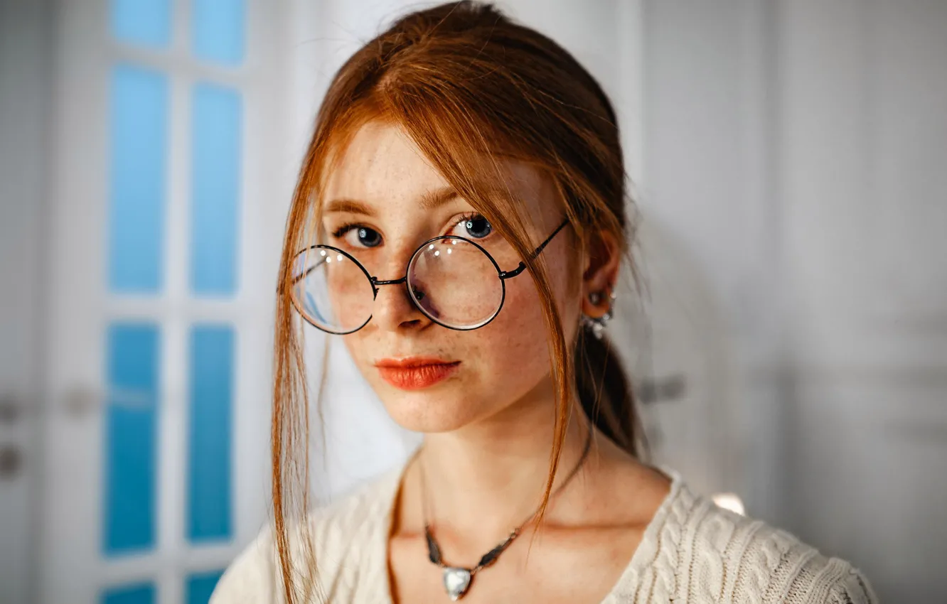 Фото обои Девушка, Взгляд, Очки, Girl, Глаза, Рыжая, Eyes, Redhead